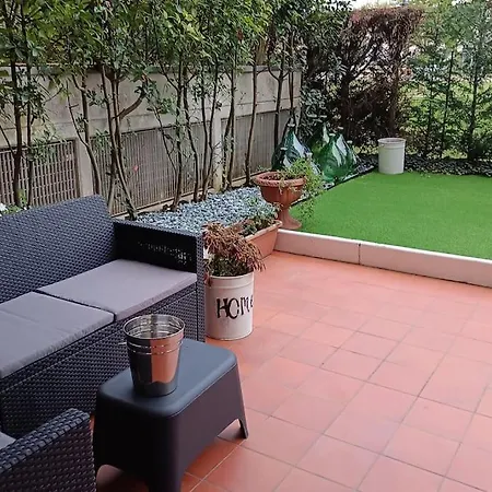 Art-apart Lt Con Giardino Privato Apartment